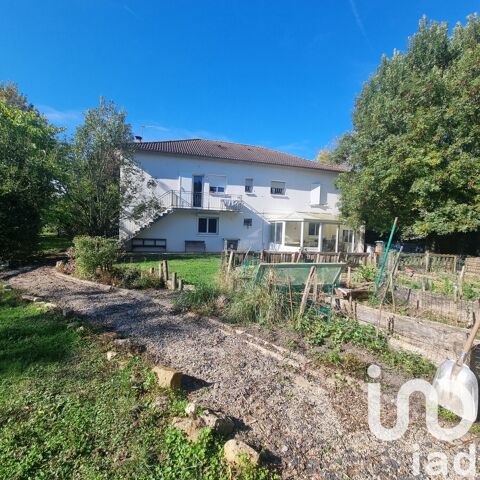   Vente Maison/villa 8 pices Maison - 8 pice(s) - 210 m