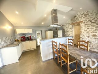  Maison  vendre 8 pices 200 m