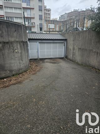  Parking / Garage  vendre 16 m