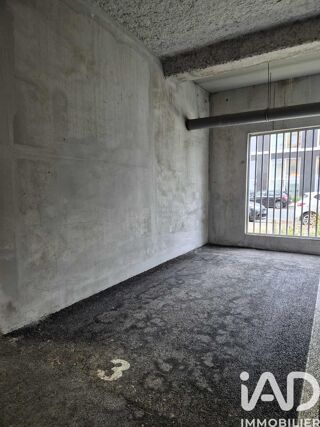  Parking / Garage  vendre 12 m