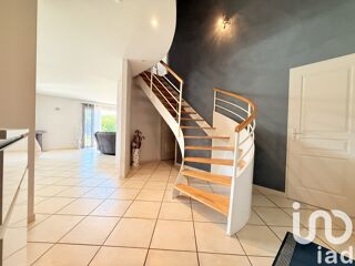  Villa � vendre 9 pi�ces 210 m�