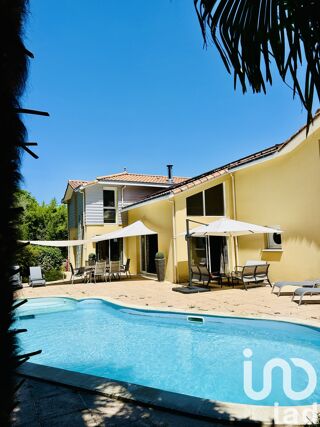  Villa  vendre 10 pices 330 m