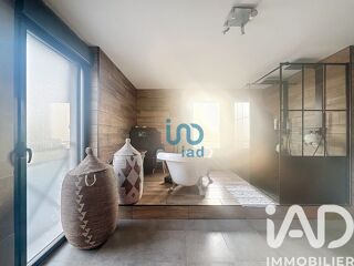  Villa  vendre 8 pices 260 m