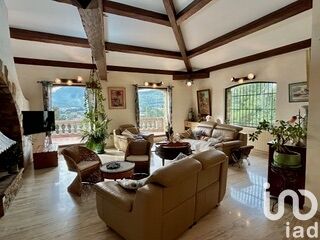  Villa  vendre 7 pices 280 m