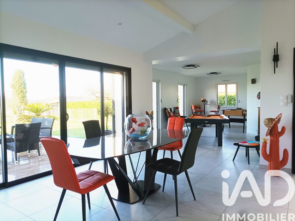 � vendre  Villa Soulignonne (17250)