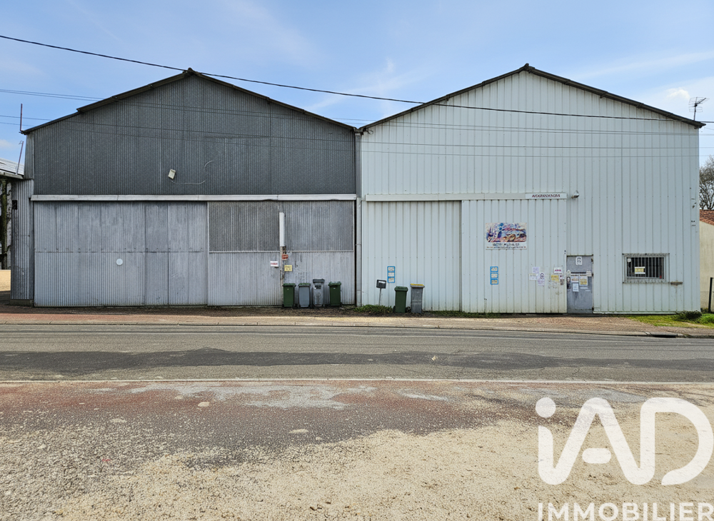 Vente Parking/Garage Vente garage 1 104 m&sup2; Saint-porchaire