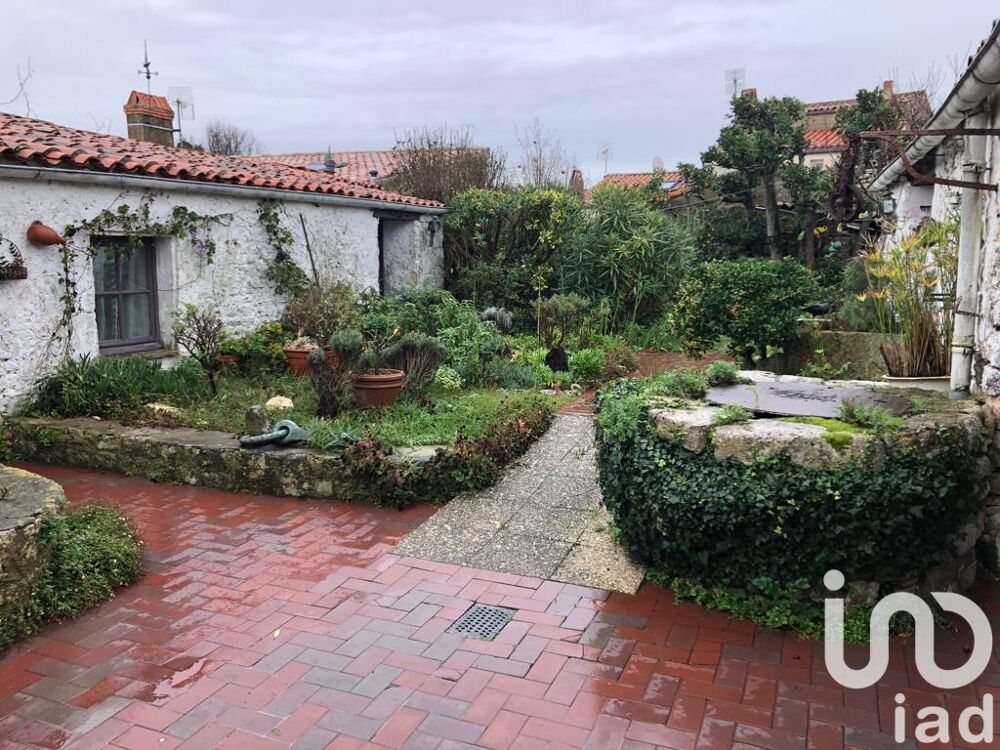 � vendre  Maison �le-d'Aix (17123)