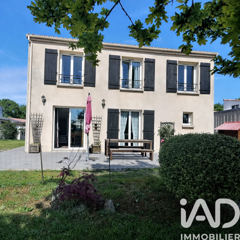   Vente Maison/villa 6 pi�ces Maison - 6 pi�ce(s) - 143 m�