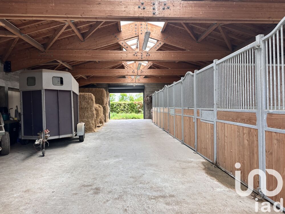 � vendre  Maison Ar�ais (79210)