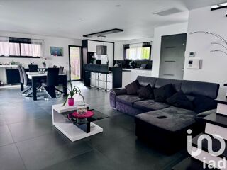  Villa  vendre 4 pices 140 m