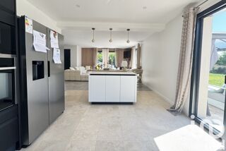  Villa � vendre 7 pi�ces 215 m�