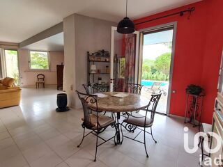  Villa  vendre 6 pices 195 m