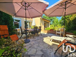  Maison  vendre 8 pices 220 m