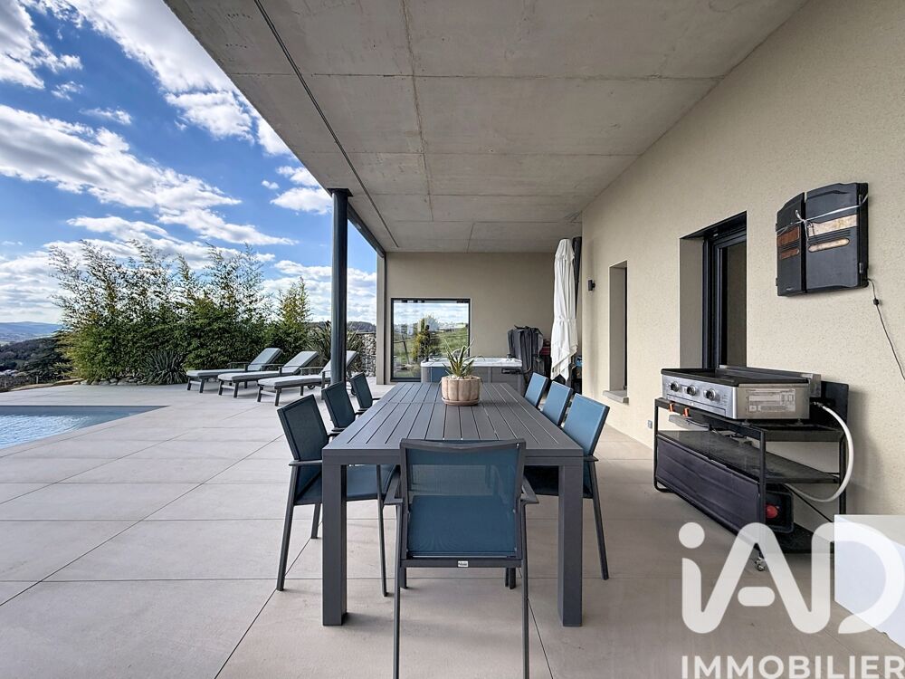� vendre  Villa Moir� (69620)
