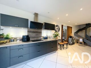  Maison � vendre 8 pi�ces 228 m�