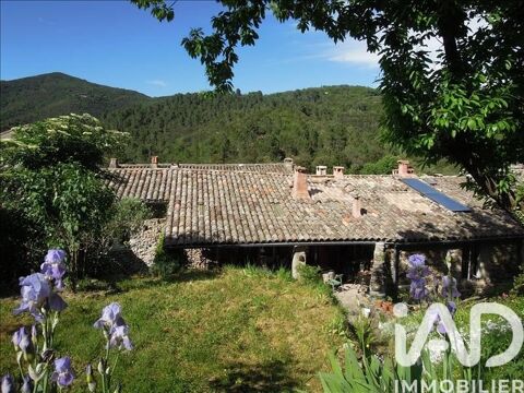   Vente Maison de village 9 pi�ces Maison - 9 pi�ce(s) - 230 m�