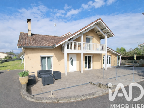   Vente Maison/villa 9 pi�ces Maison - 9 pi�ce(s) - 200 m�