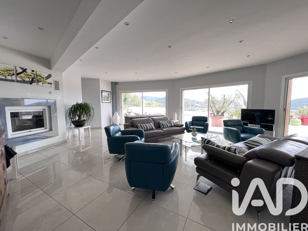 � vendre  Villa La Londe-les-Maures (83250)