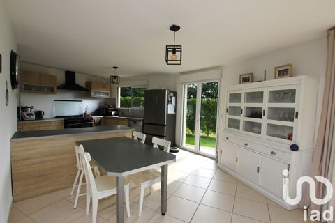   Vente Pavillon 7 pices Maison - 7 pice(s) - 200 m