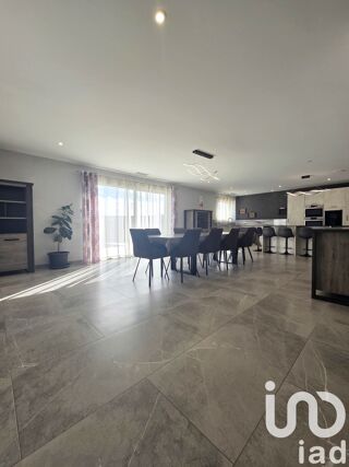  Villa � vendre 6 pi�ces 220 m�