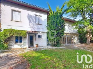  Maison  vendre 9 pices 300 m