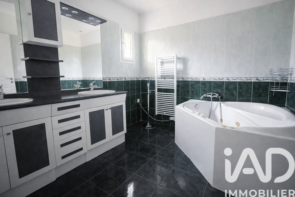 � vendre  Maison Carc�s (83570)