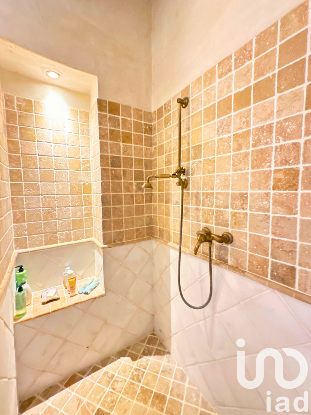 � vendre  Maison Lacoste (84480)