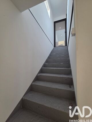  Immeuble � vendre 151 m�