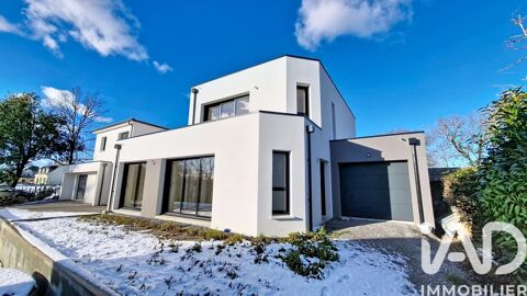   Vente Maison d'architecte 6 pi�ces Villa - 6 pi�ce(s) - 135 m�