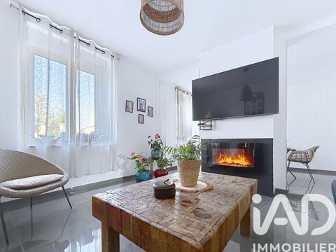   Vente Maison de village 8 pi�ces Maison - 8 pi�ce(s) - 220 m�