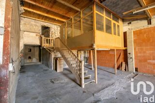  Immeuble  vendre 303 m