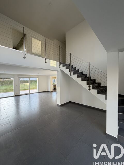  Maison  louer 6 pices 208 m