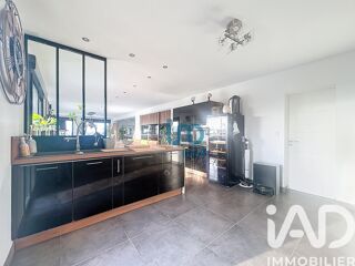  Villa  vendre 8 pices 260 m