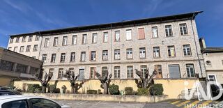  Immeuble � vendre 2600 m�