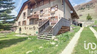  Maison  vendre 15 + pices 385 m