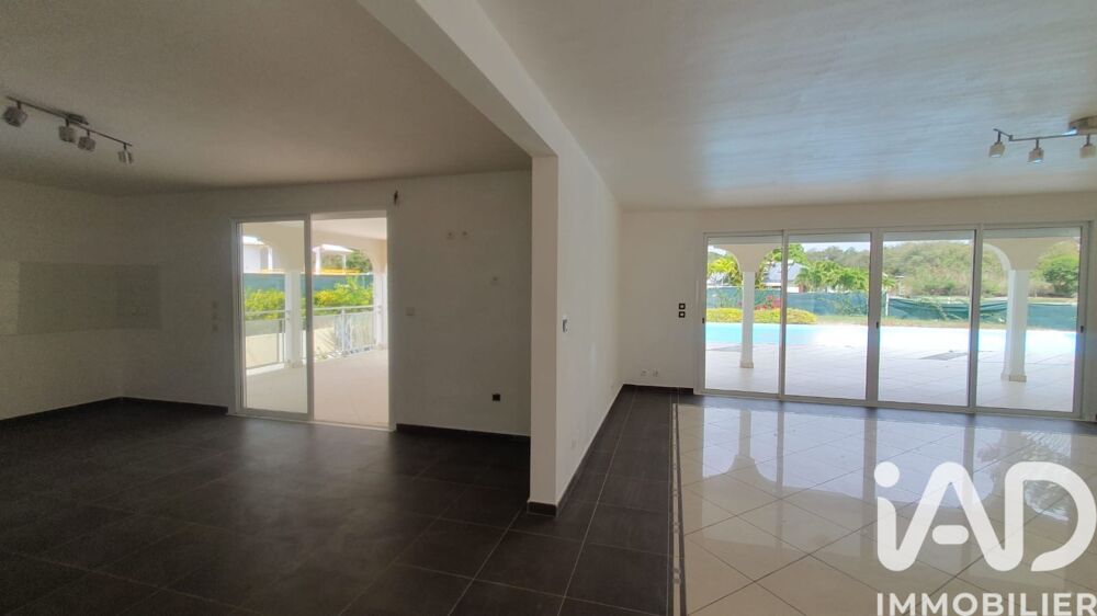 � vendre  Maison Sainte-Anne (97180)
