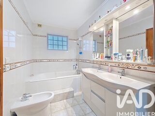  Maison � vendre 8 pi�ces 213 m�