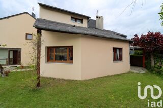  Villa  vendre 9 pices 230 m