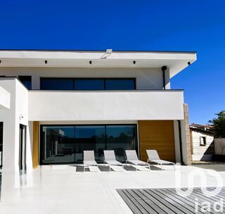  Villa � vendre 5 pi�ces 238 m�