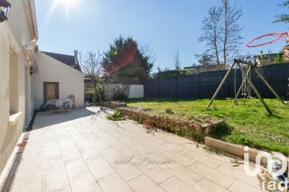  Maison  vendre 8 pices 230 m