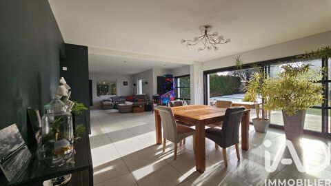   Vente Maison/villa 8 pi�ces Maison - 8 pi�ce(s) - 208 m�