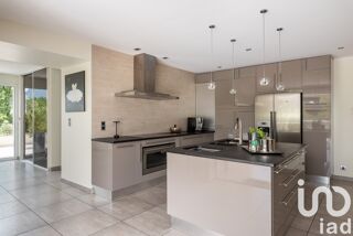  Villa � vendre 8 pi�ces 200 m�