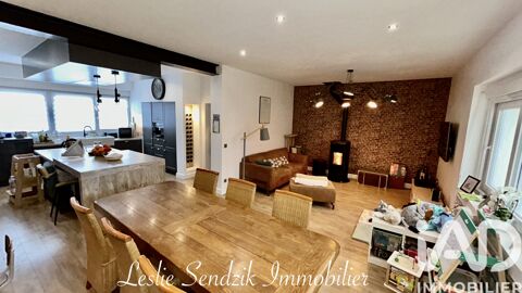   Vente Maison de village 7 pi�ces Maison - 7 pi�ce(s) - 205 m�