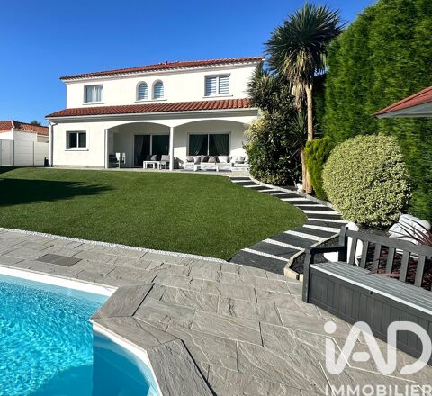   Vente Demeure 6 pi�ces Maison - 6 pi�ce(s) - 328 m�