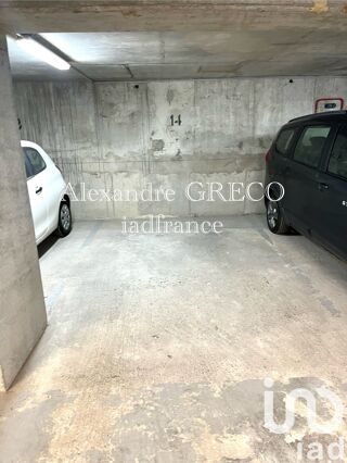  Parking / Garage  vendre 12 m