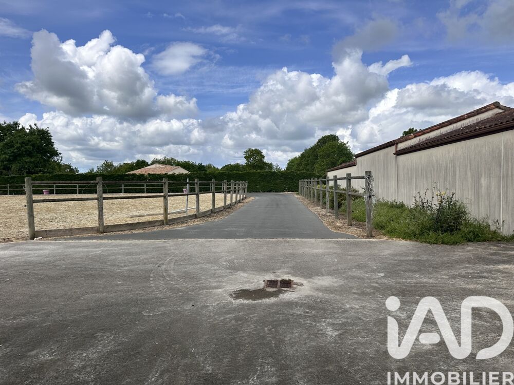 � vendre  Maison Ar�ais (79210)