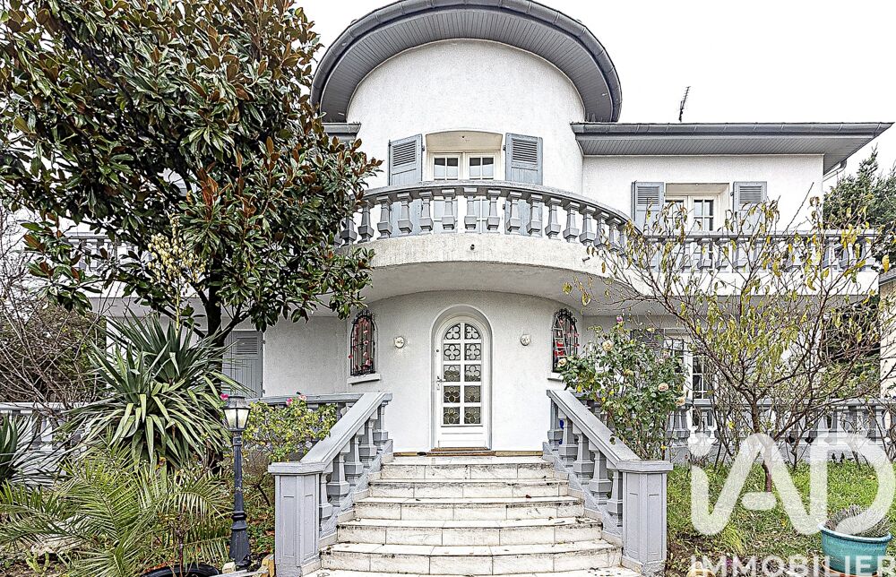 � vendre  Maison Bron (69500)