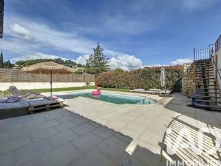  Maison � vendre 6 pi�ces 215 m�