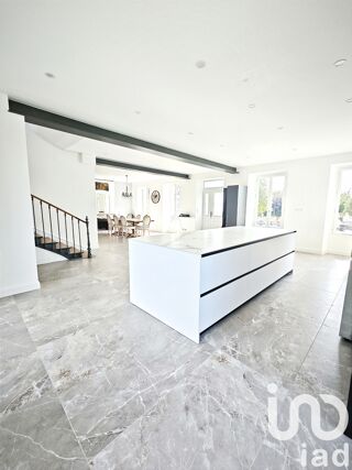  Propri�t�/ch�teau � vendre 6 pi�ces 215 m�