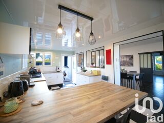  Maison  vendre 7 pices 198 m